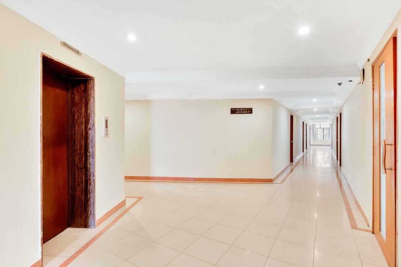 Oyo 10534 Hotel Kanishka Bangalore Bagian luar foto