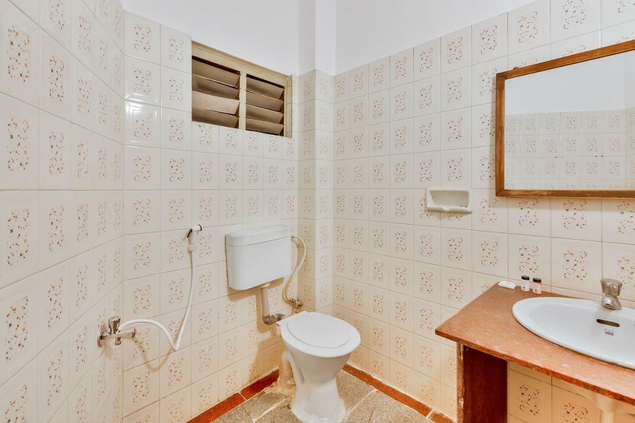 Oyo 10534 Hotel Kanishka Bangalore Bagian luar foto