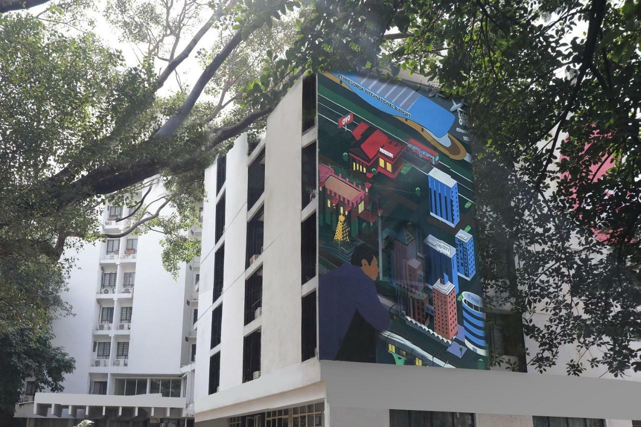 Oyo 10534 Hotel Kanishka Bangalore Bagian luar foto