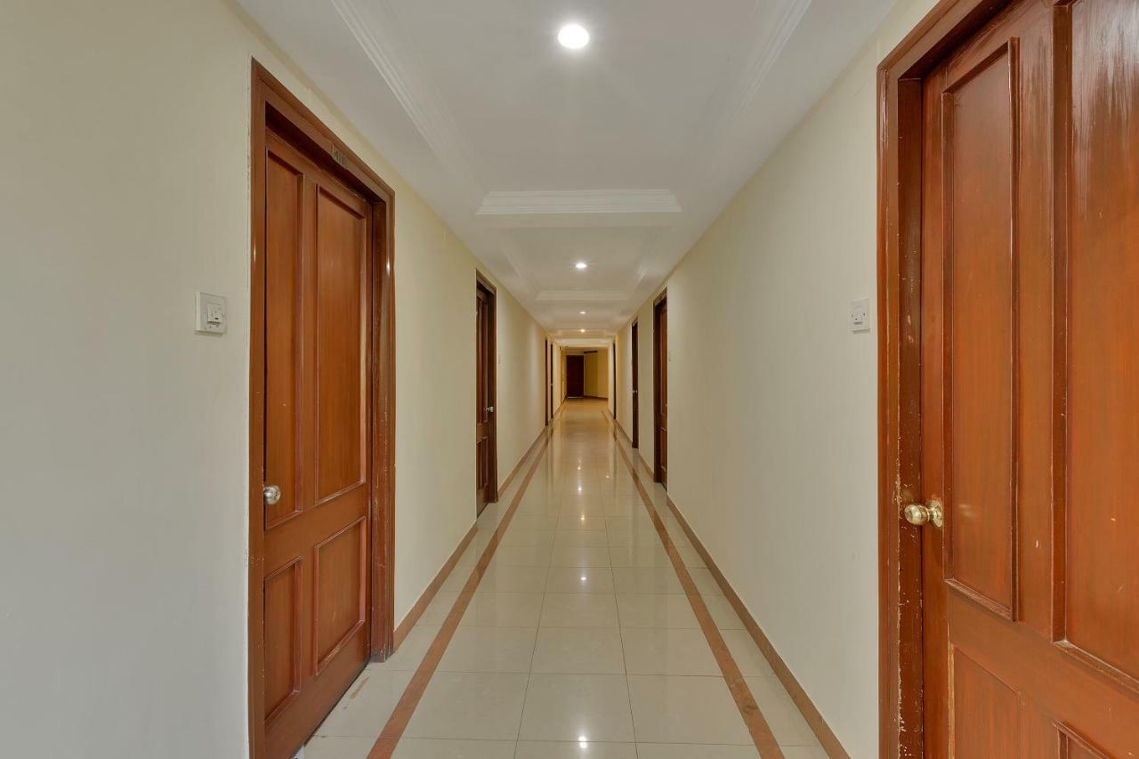 Oyo 10534 Hotel Kanishka Bangalore Bagian luar foto